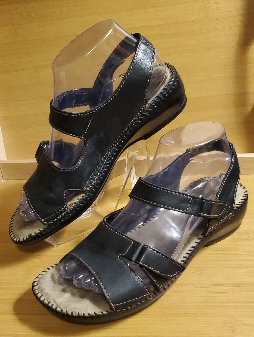 Naturalizer Black Strappy Leather Sandals